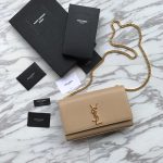 Kate Medium in Grain de Poudre Leather Embossed Bag