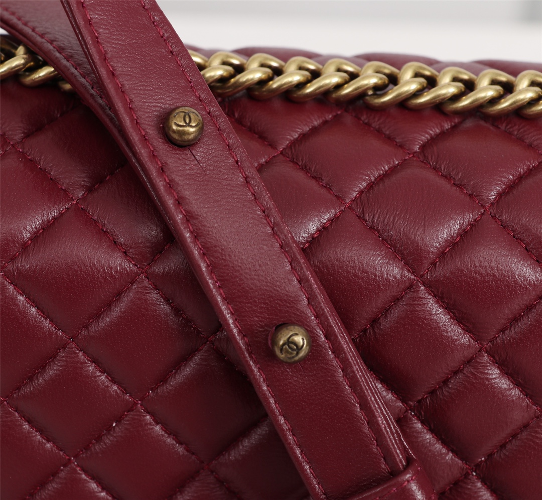 Chanel Black Kaviar Ghw Wine Bag - Image 4