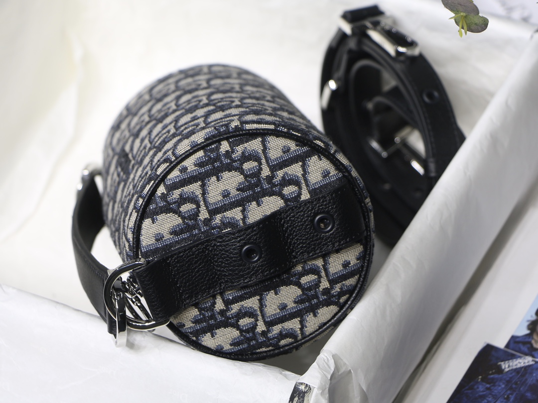 Dior Roller Bag - Image 5
