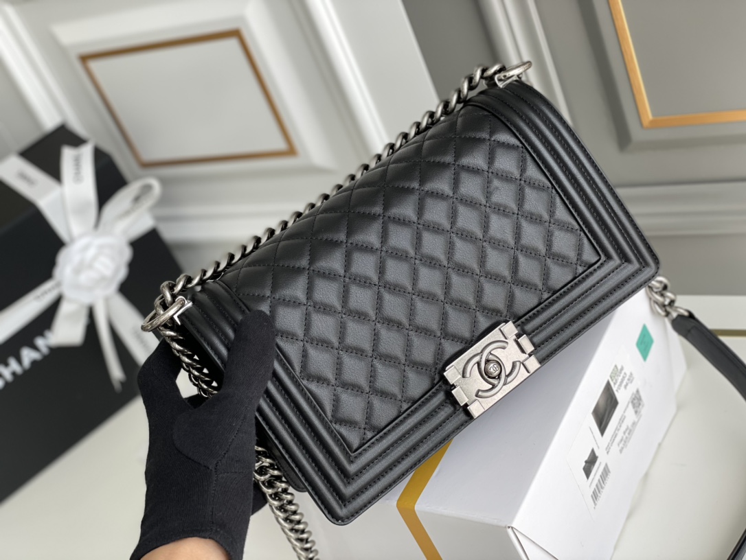 Chanel Junge Lammfell Bag - Image 3