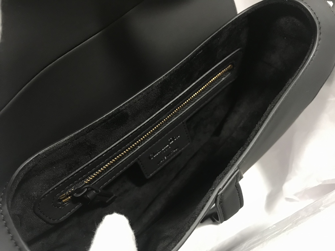 Dior Saddle Bag - Image 8