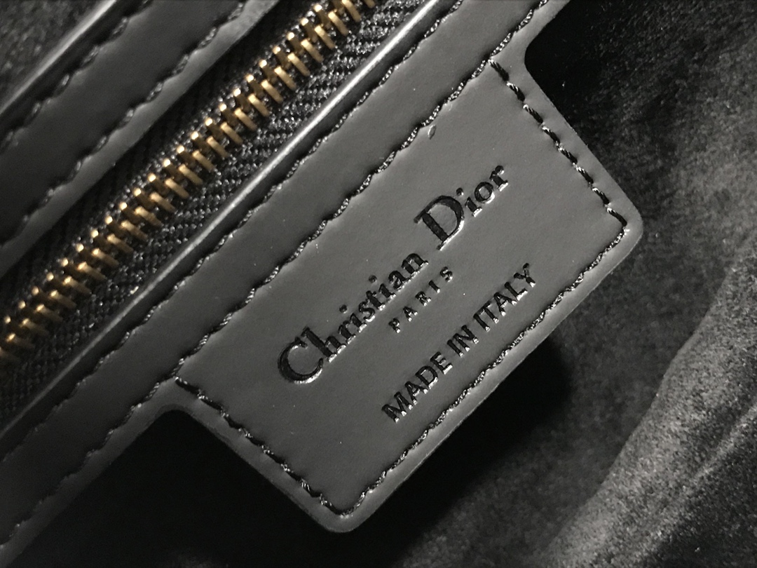 Dior Saddle Bag - Image 9