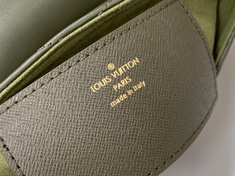 Louis Vuitton New Wave Multi-Pochette Bag - Image 7