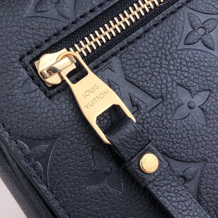 Louis Vuitton Pochette Metis Bag - Image 4
