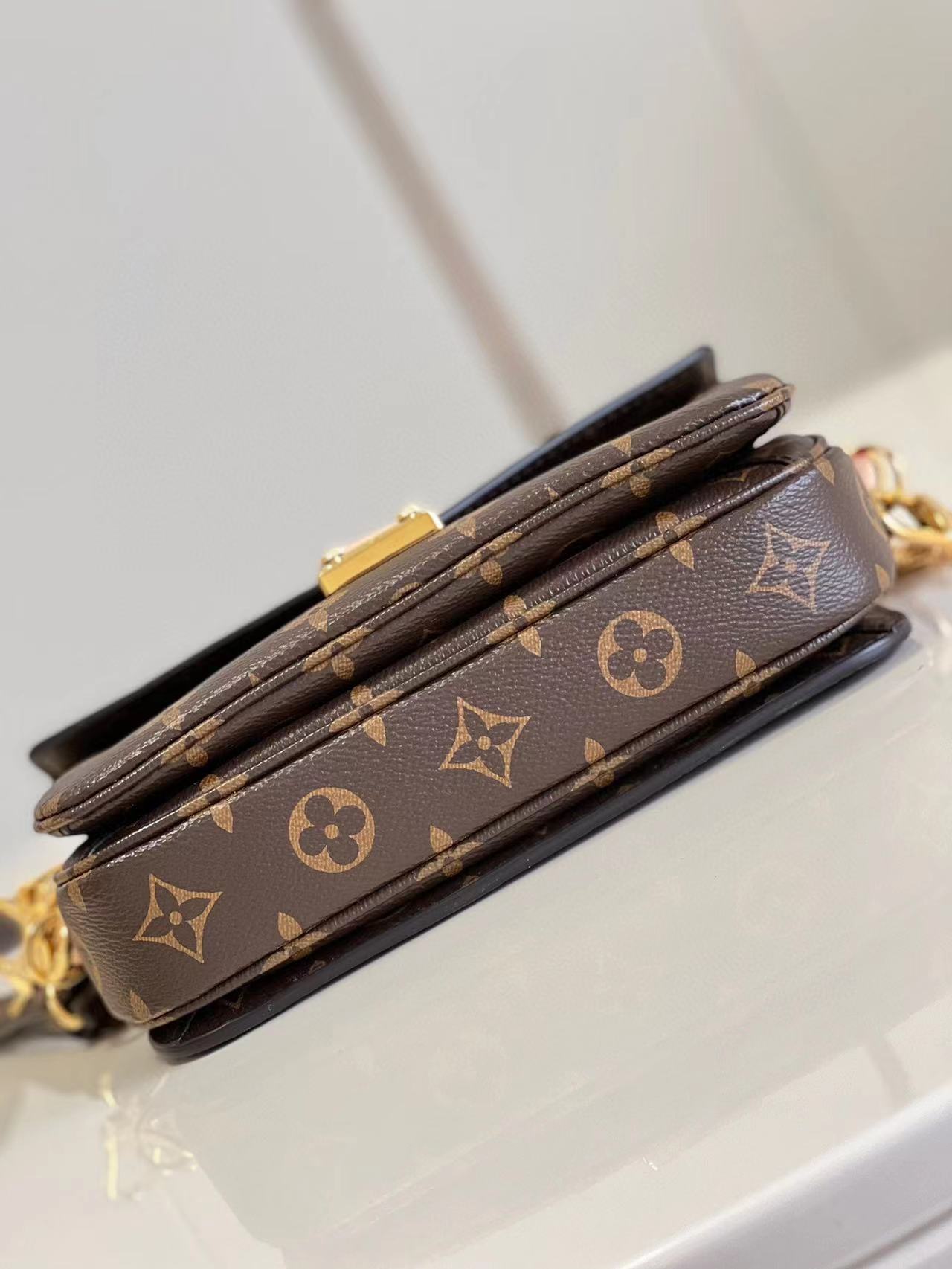 LV Pochette Metis East West Bag - Image 2