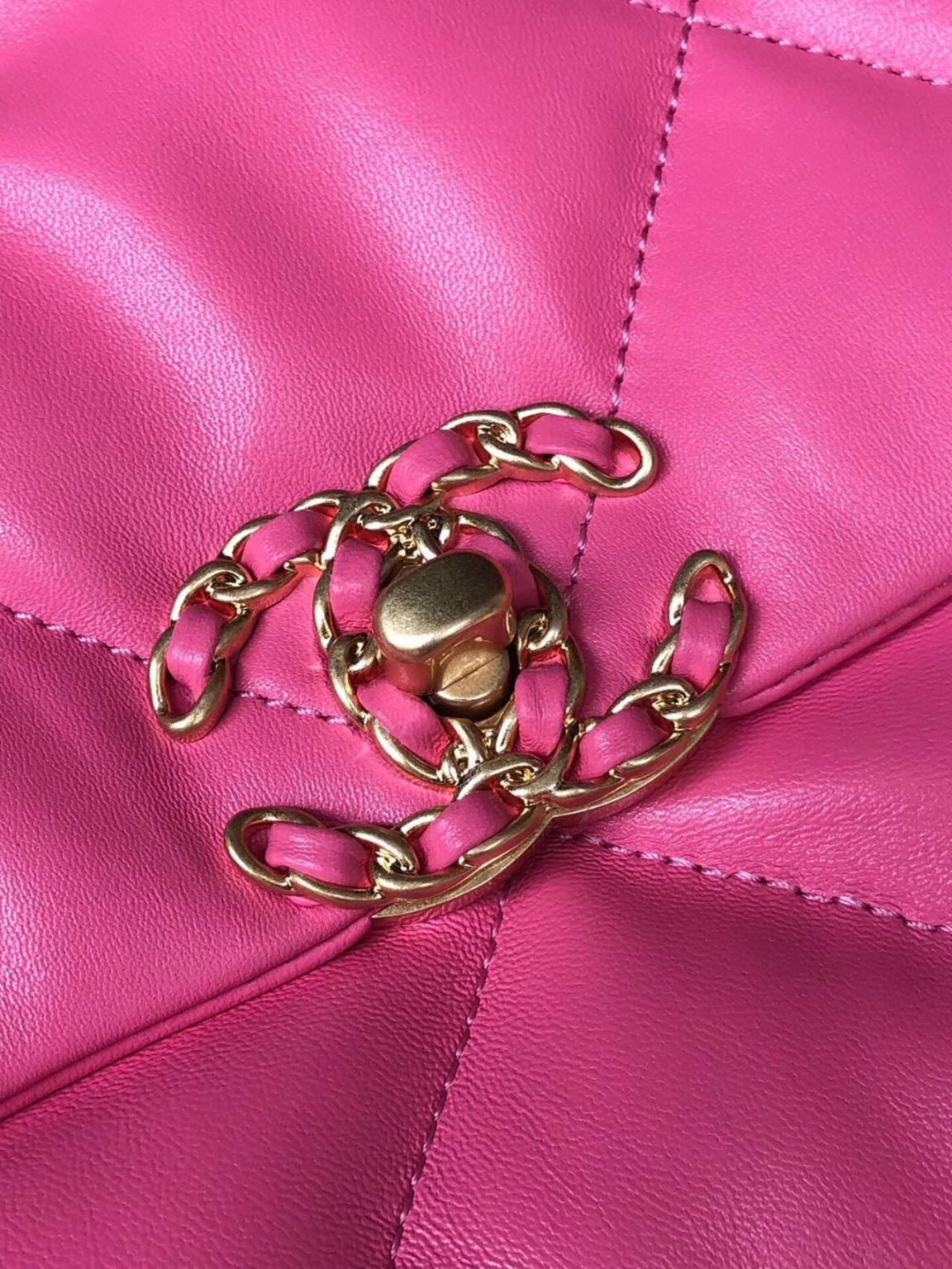 Chanel Pink Flap Bag - Image 5