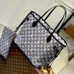 Louis Vuitton Neverfull Bag