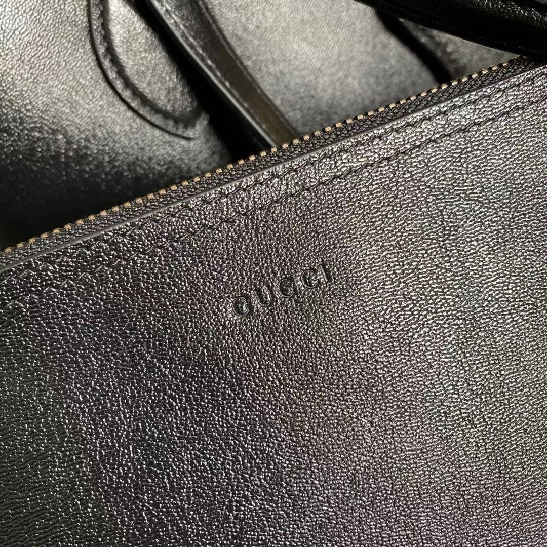 Gucci Small Double G Leather Tote - Image 7