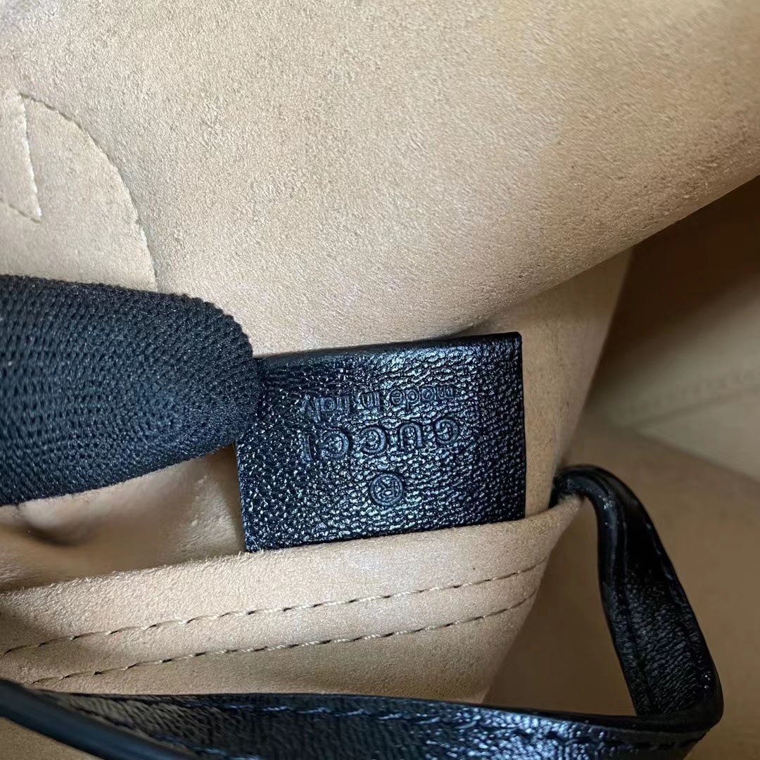 Gucci Small Double G Leather Tote - Image 9