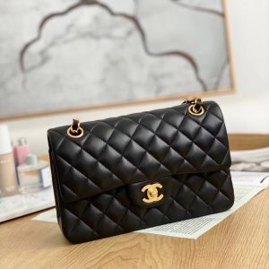 Chanel in Black Kalor-Flap Bag