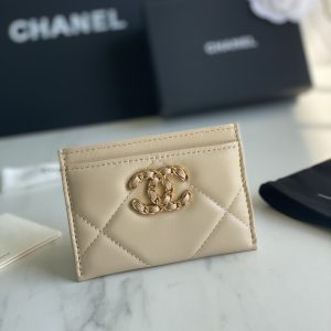 Chanel Holder 19 Card Bag