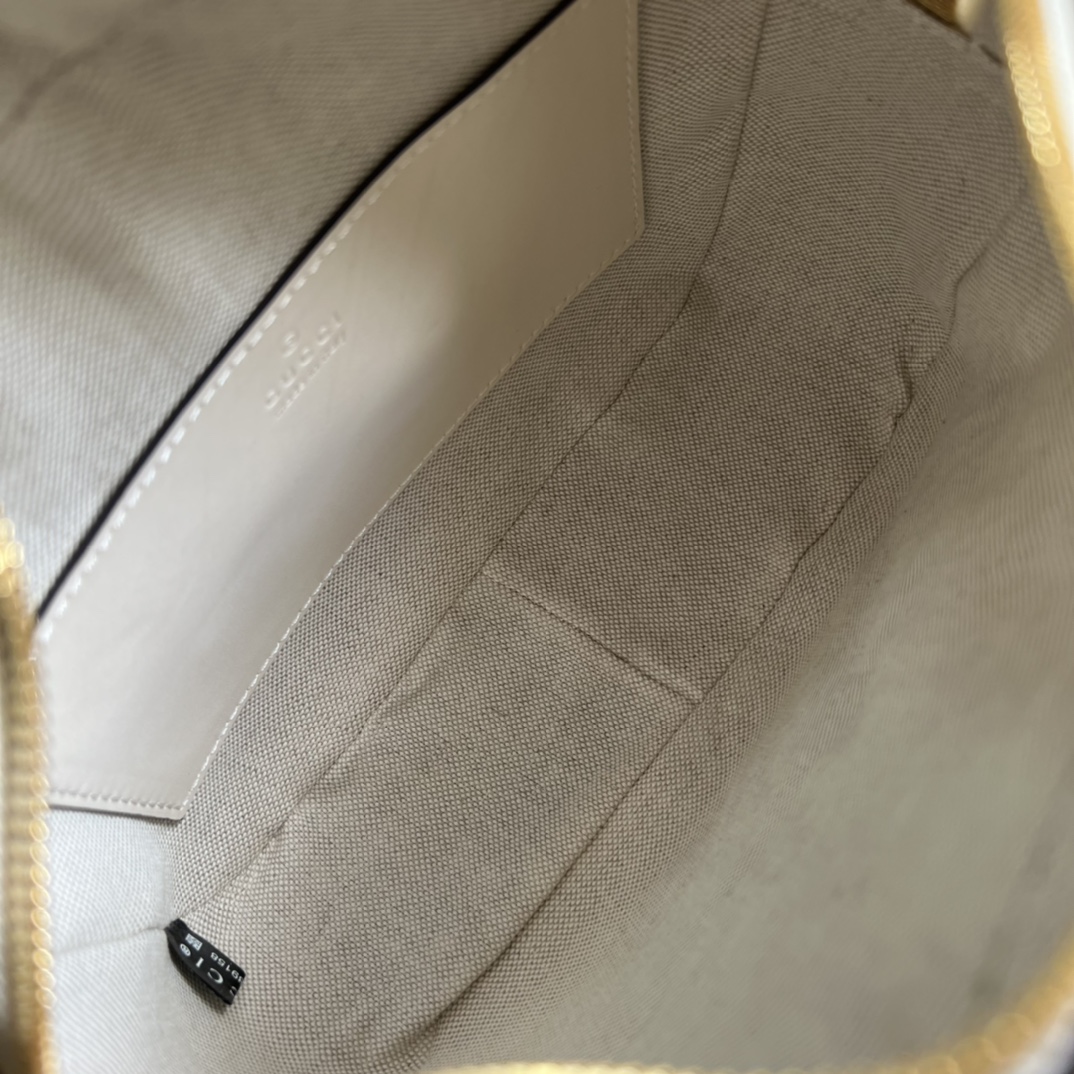 GG Matelasse Leather Small Bag - Image 8