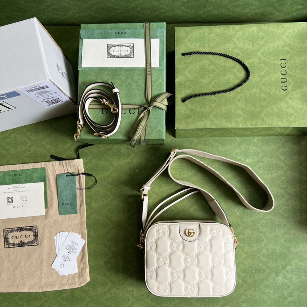 GG Matelasse Leather Small Bag - Image 10
