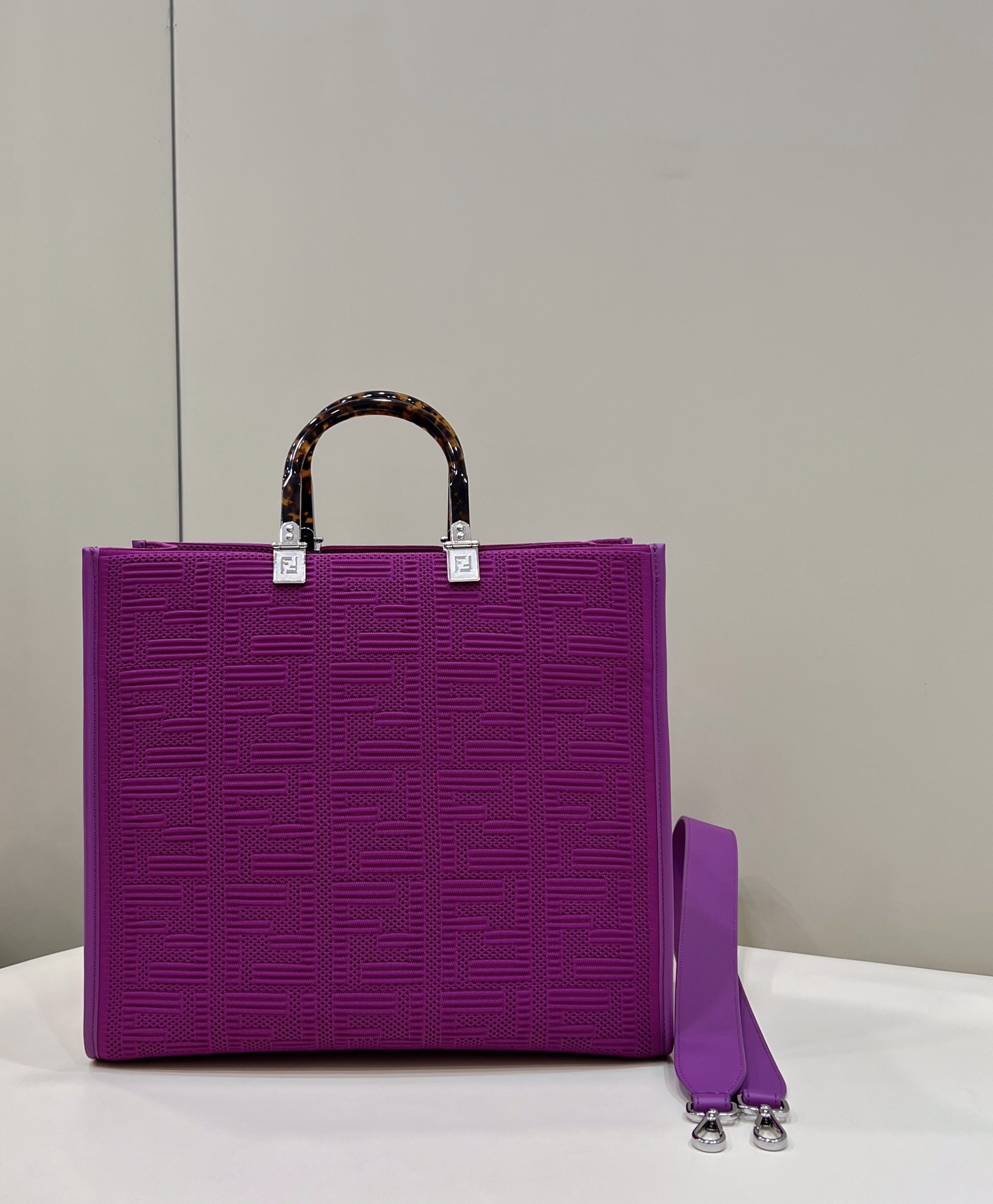 Fendi Sunshine Tote - Image 2