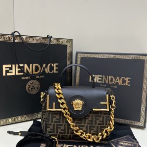 Fendi Baguette Bag — Black