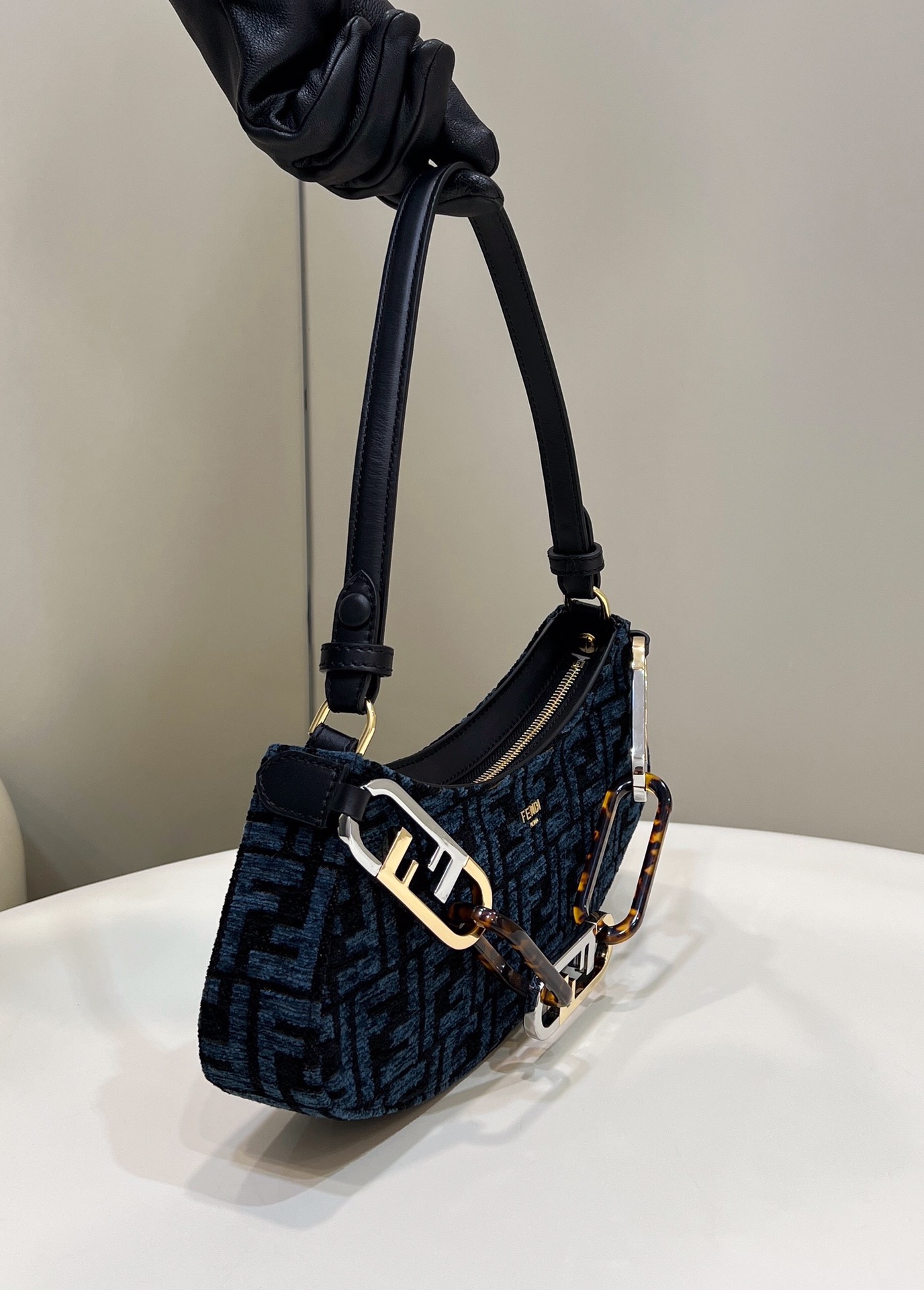 Fendi O'LOCK 2 Bag - Image 3