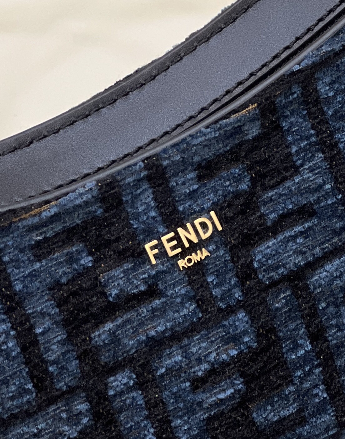 Fendi O'LOCK 2 Bag - Image 5