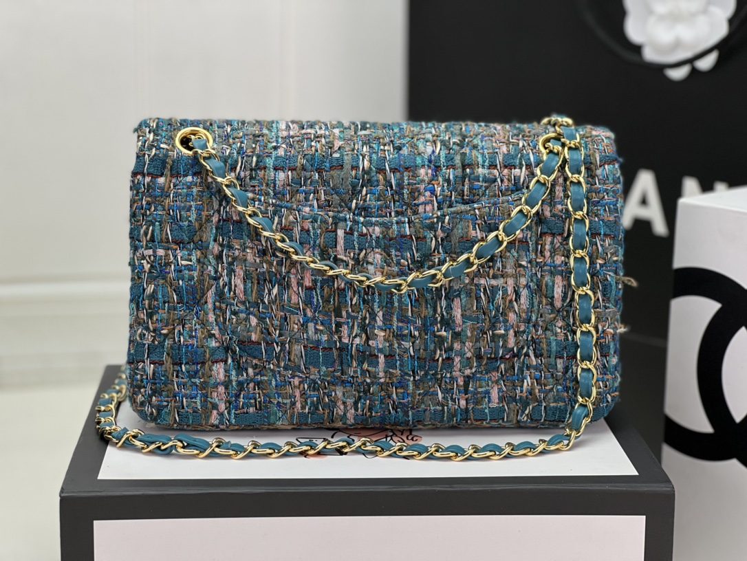 Chanel Flap Bag Classic - Image 9