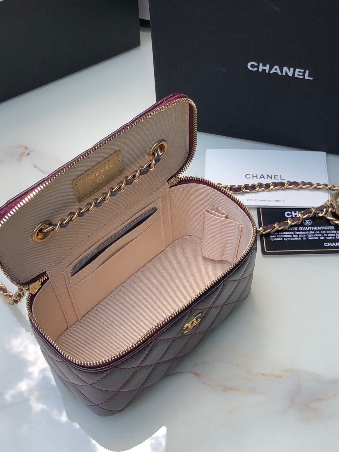 Chanel Classic Vanity 22C Bag with Chain - Image 3