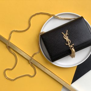 Kate Small Chain with Tassel in Crocodile-Embossed Shiny Leather Bag