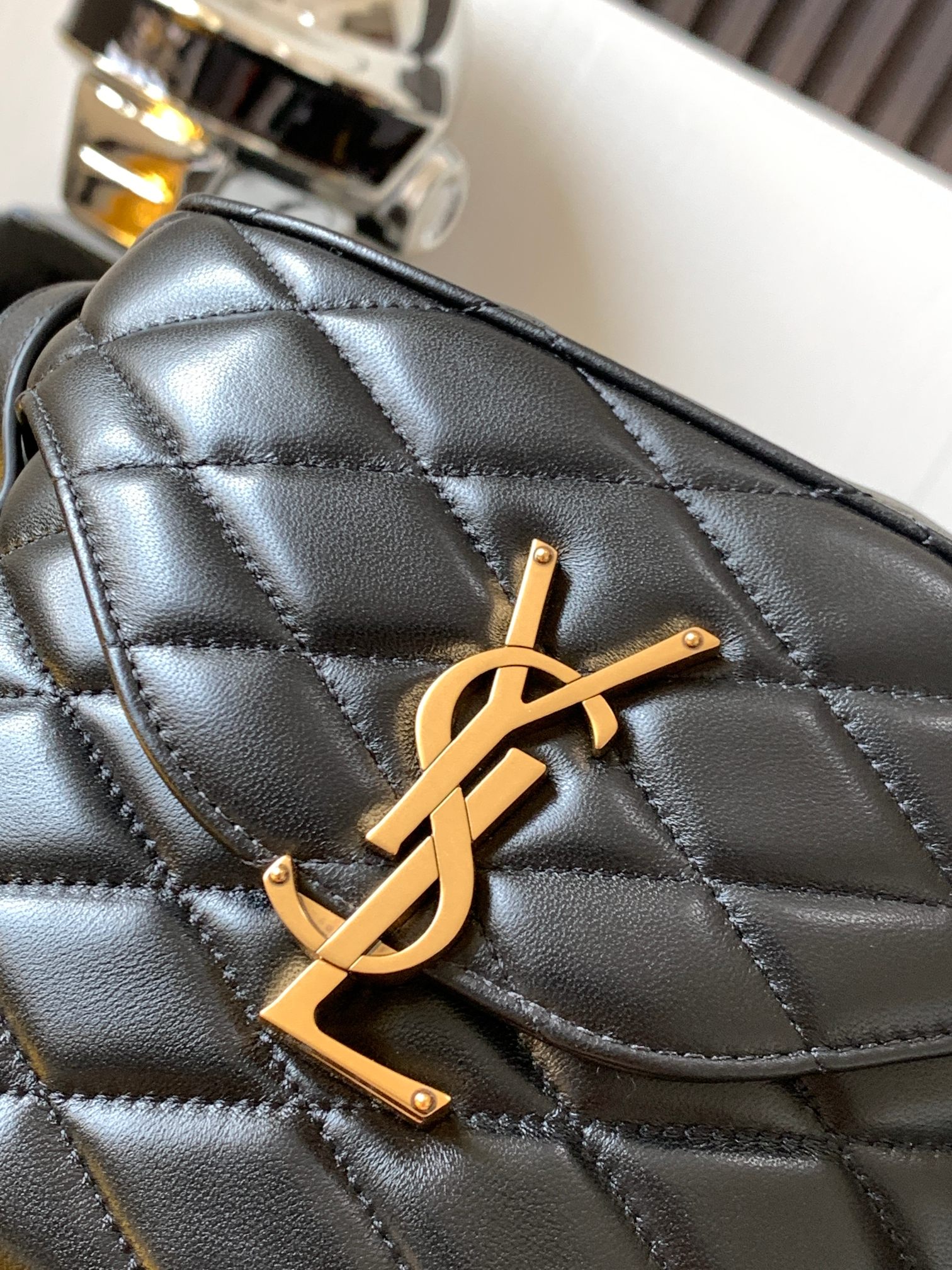 June Box in Quilted Patent Leather Bag - Image 4