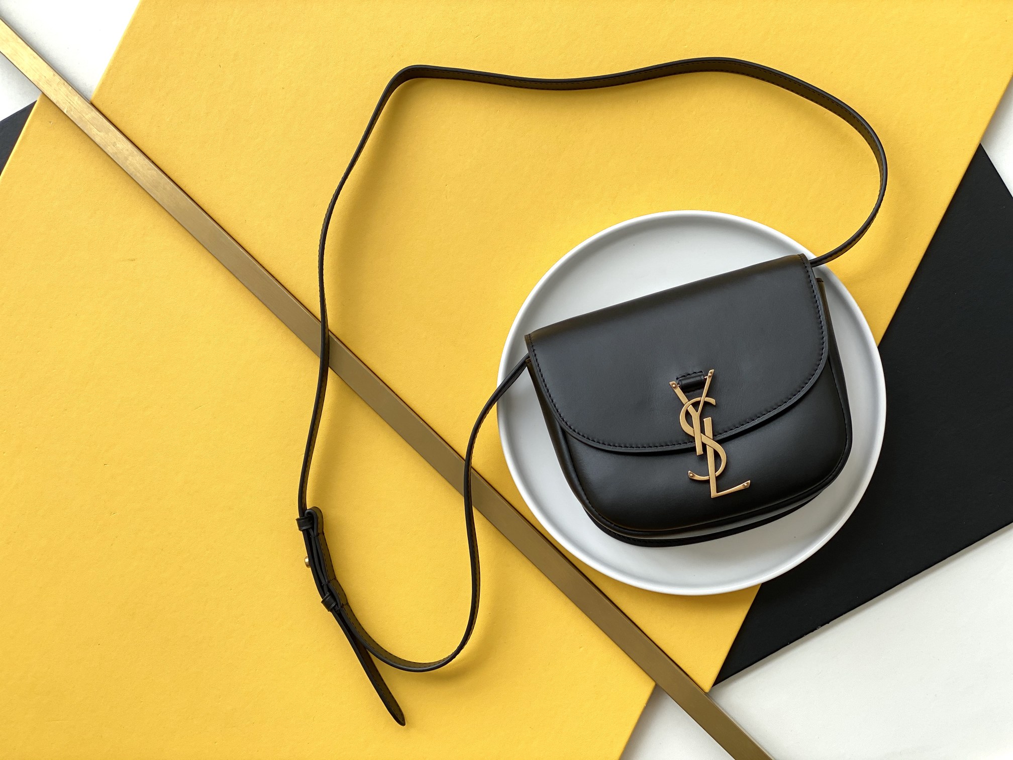 Aia Small Satchel in Smooth Vintage Leather Bag