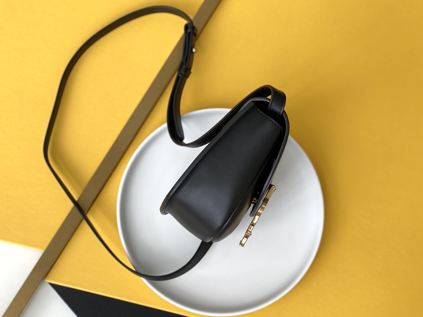 Aia Small Satchel in Smooth Vintage Leather Bag - Image 2
