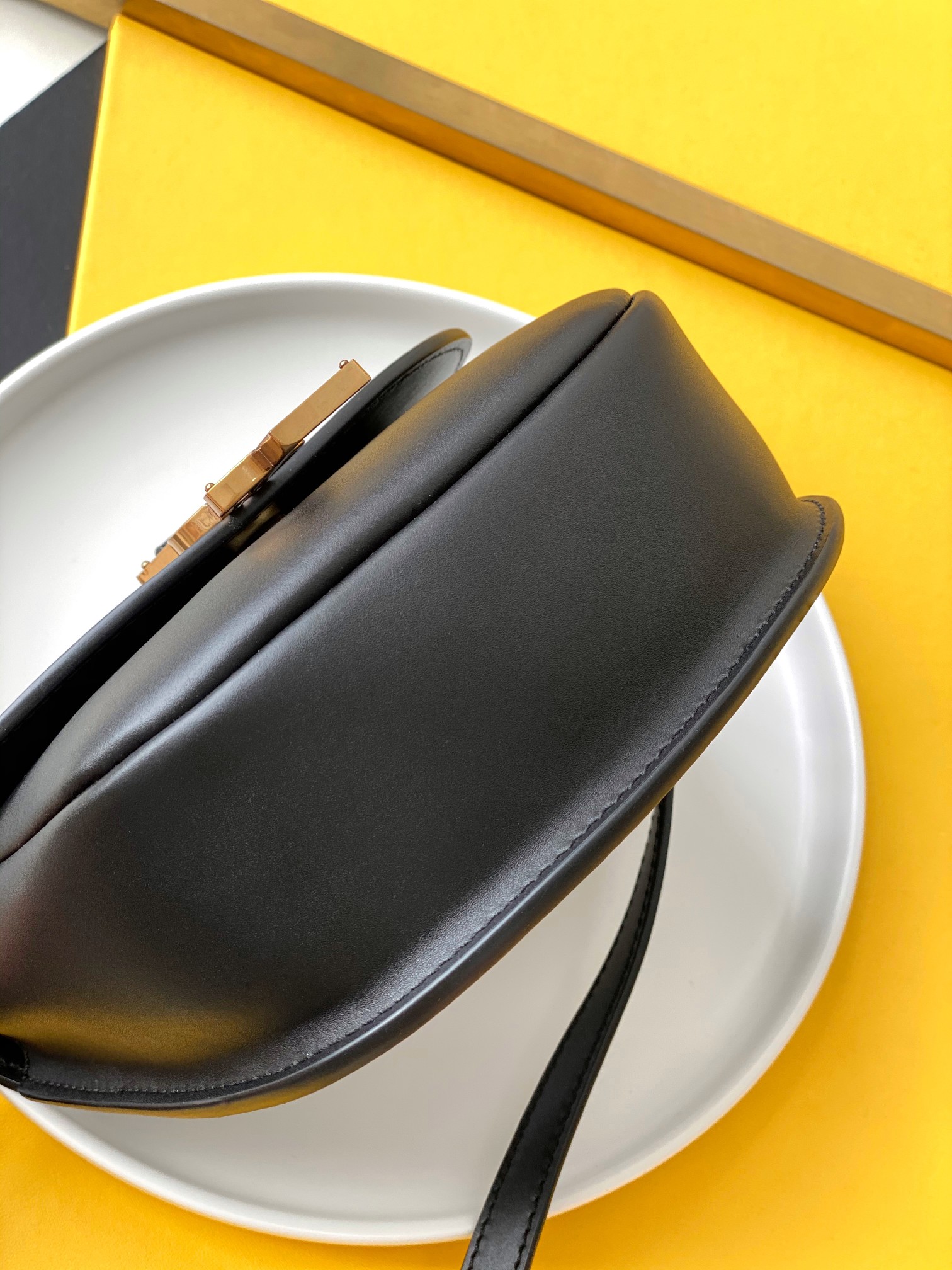Aia Small Satchel in Smooth Vintage Leather Bag - Image 3