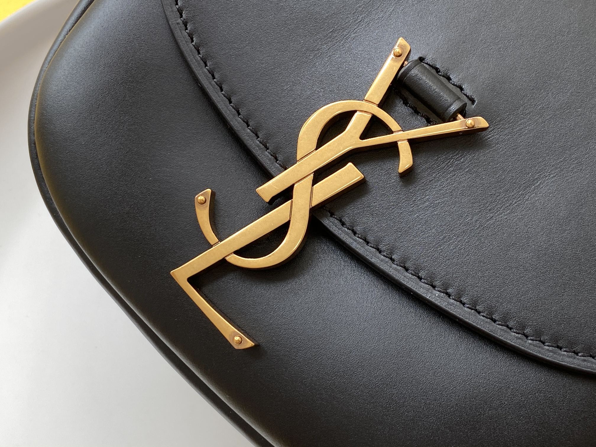 Aia Small Satchel in Smooth Vintage Leather Bag - Image 4