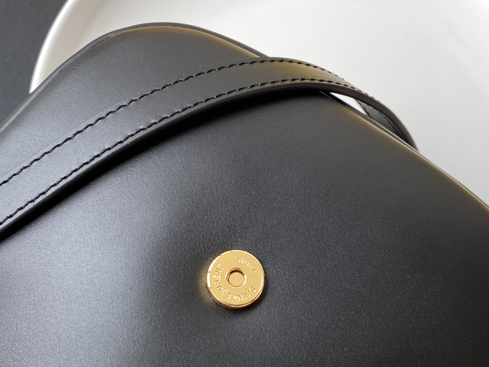 Aia Small Satchel in Smooth Vintage Leather Bag - Image 5
