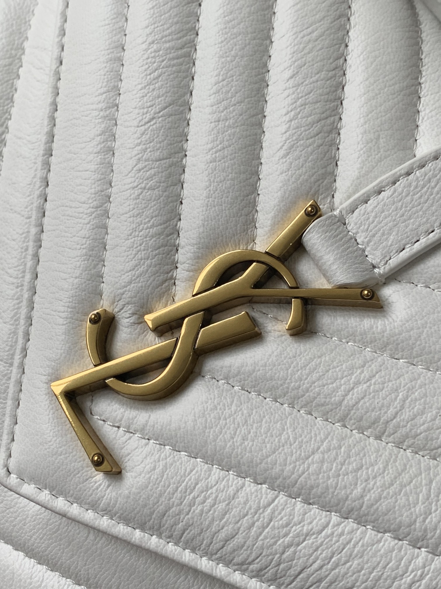 Saint Laurent Medium Chain Bag - Image 3