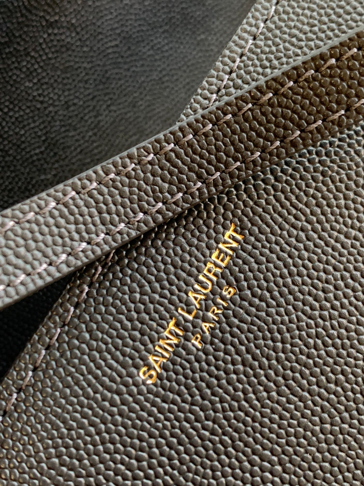 Cassandra Medium Top Handle in Grain de Poudre Embossed Leather Bag - Image 6