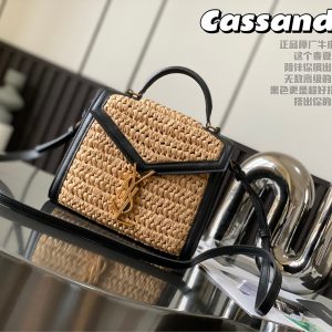 Cassandra Medium Chain in Crocodile-Embossed Shiny Leather Bag
