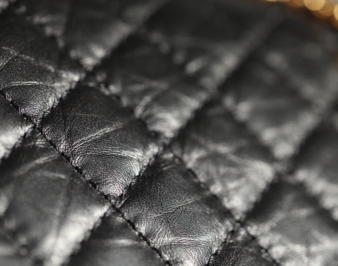 Chanel Neuauflage 2.55 Medium Flap Bag - Image 6