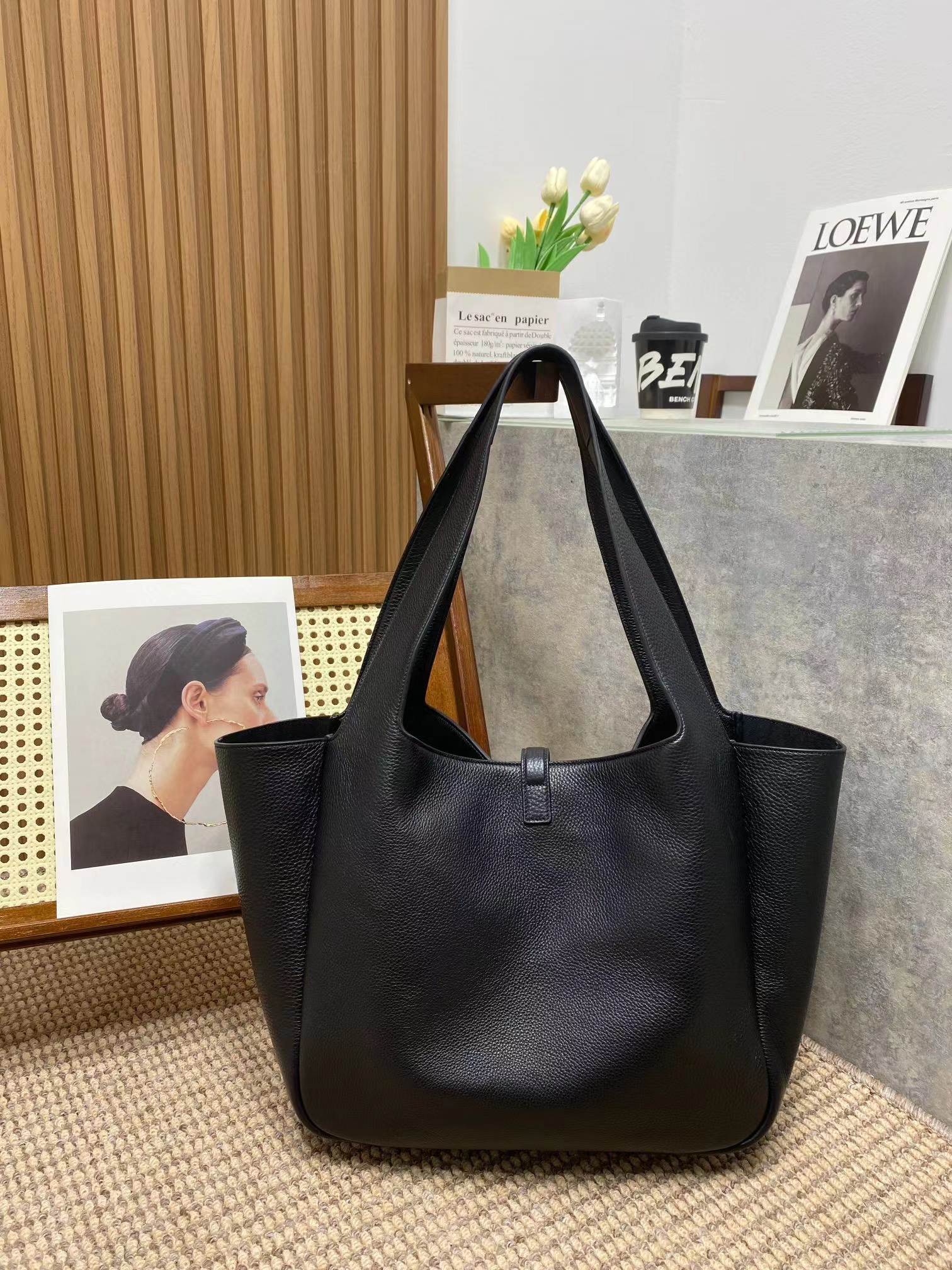 Bea in Grained Leather Bag - Image 3