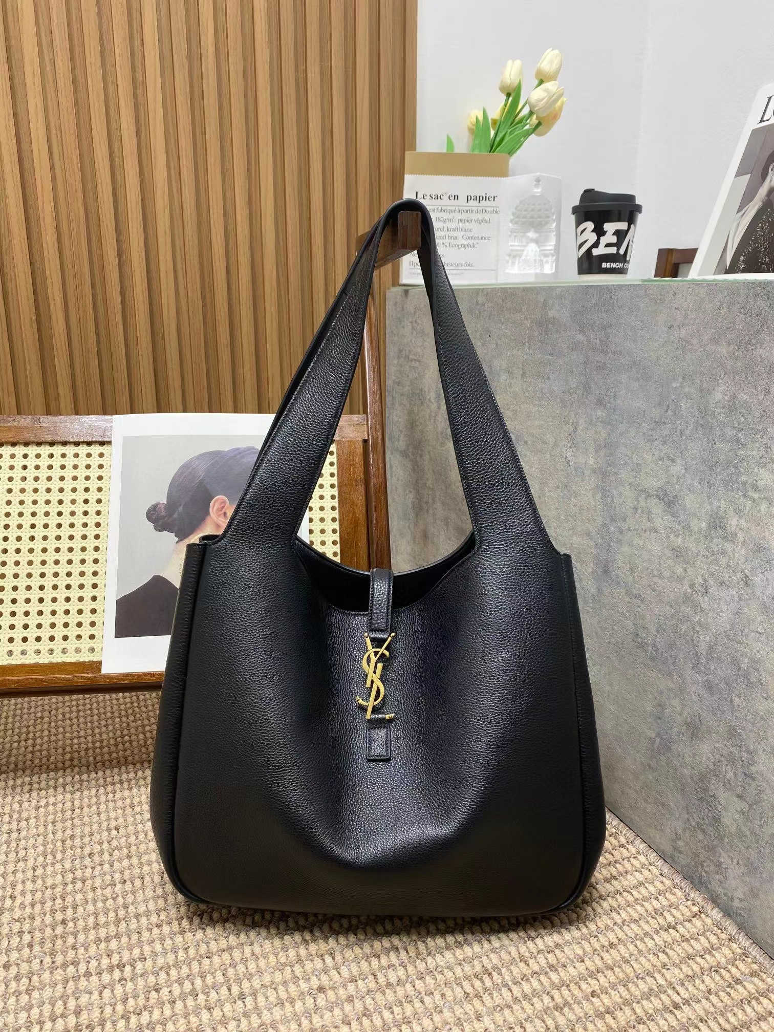 Bea in Grained Leather Bag - Image 7