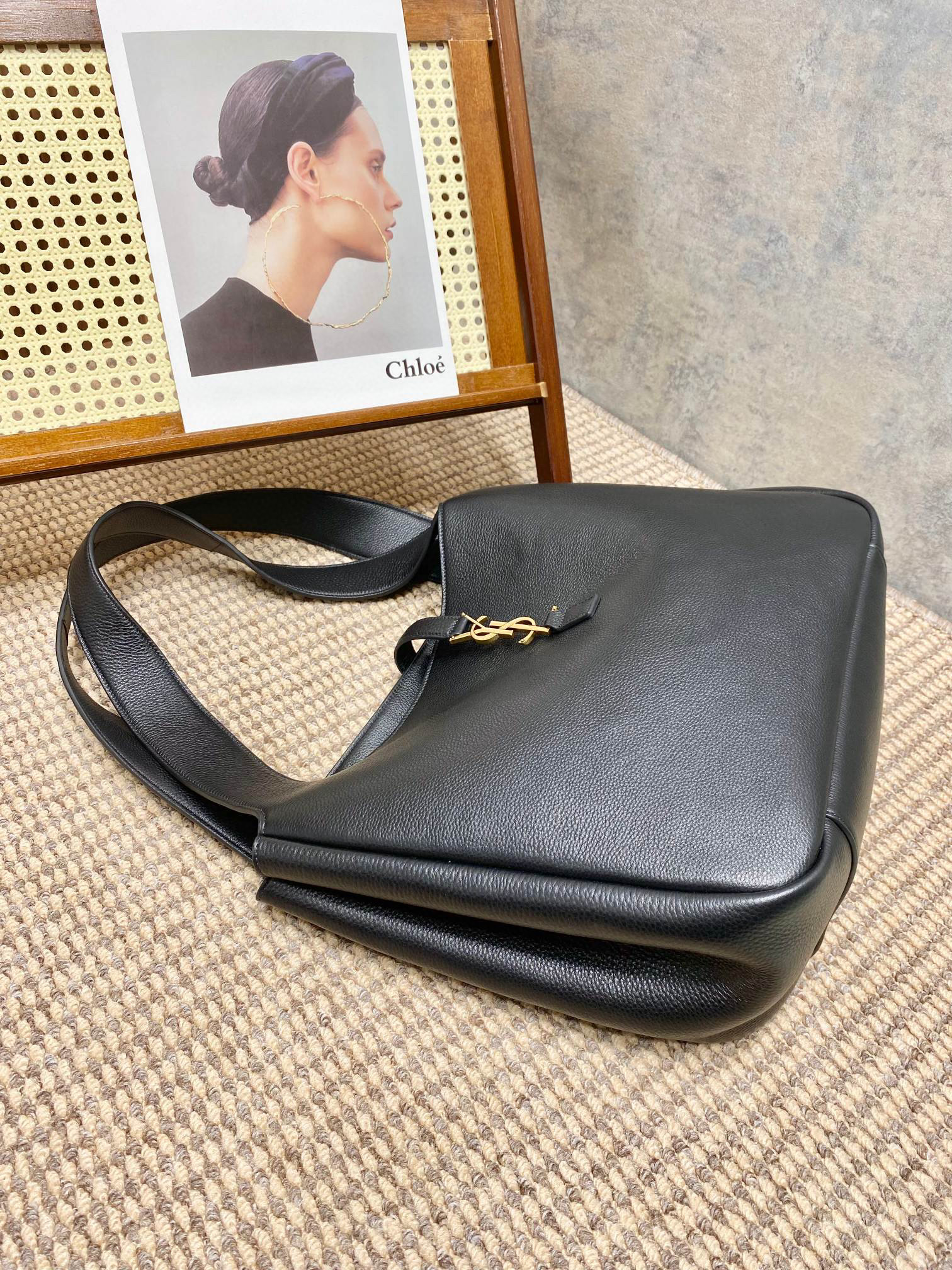 Bea in Grained Leather Bag - Image 2